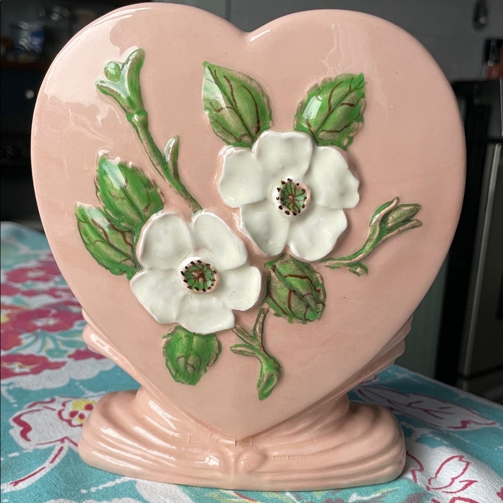 Heart-Shaped Floral Ceramic Vase - Pink and Green